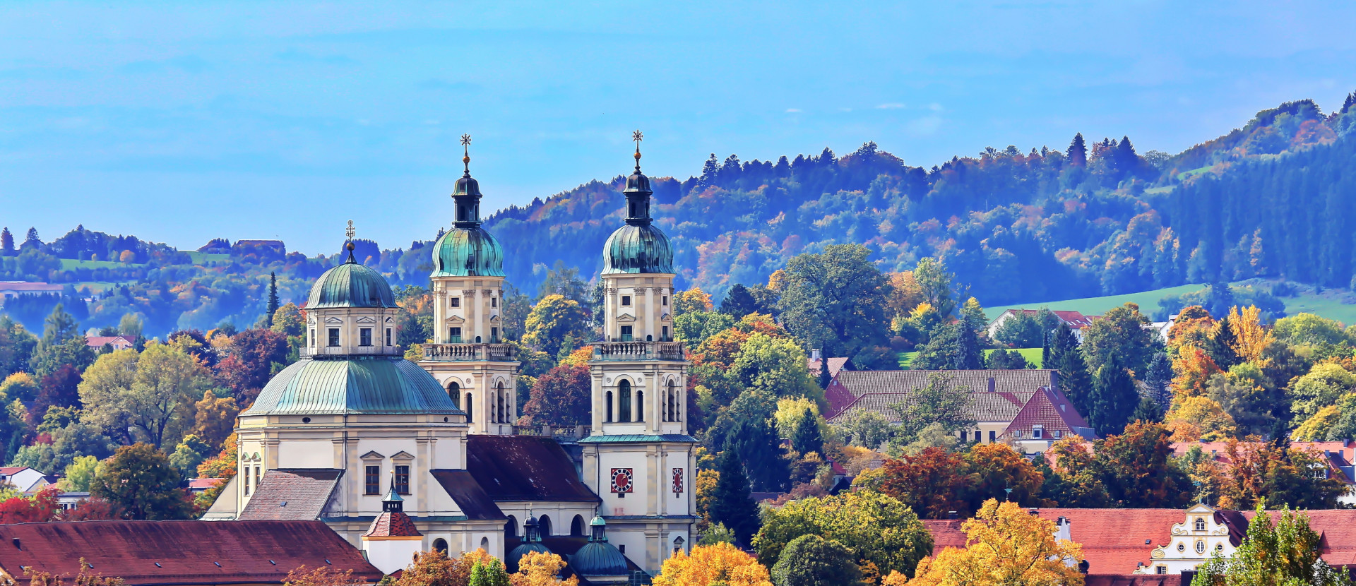 Kemptens Altstadt mit Bergpanorama